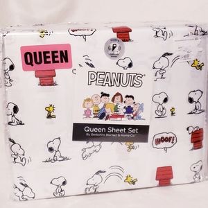 Peanuts Berkshire Snoopy Queen Sized Sheet Set